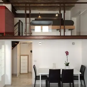 Inner House Apartment Rom